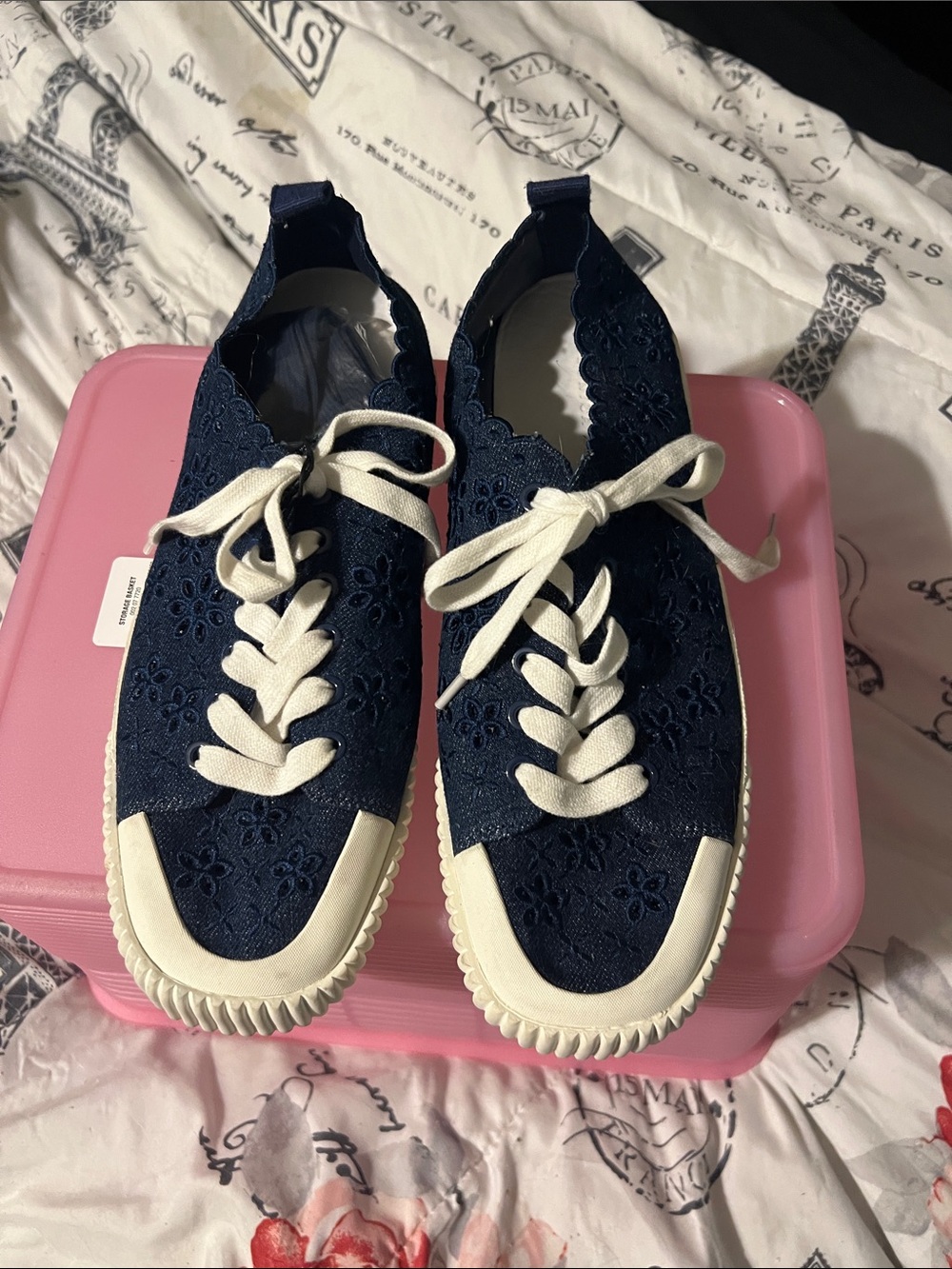 Veronica Beard white and Navy Lace-Up Casual Sneakers - Unbranded